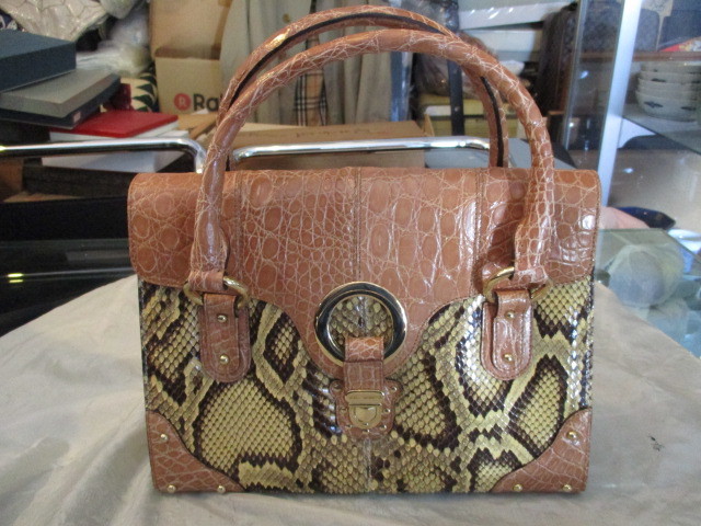 ■DOLCE&GABBANA ドルチェ&ガッバーナ ダイヤモンドパイソンレザー ハンドバッグ ピンク ベージュ 超高級希少品■拍卖