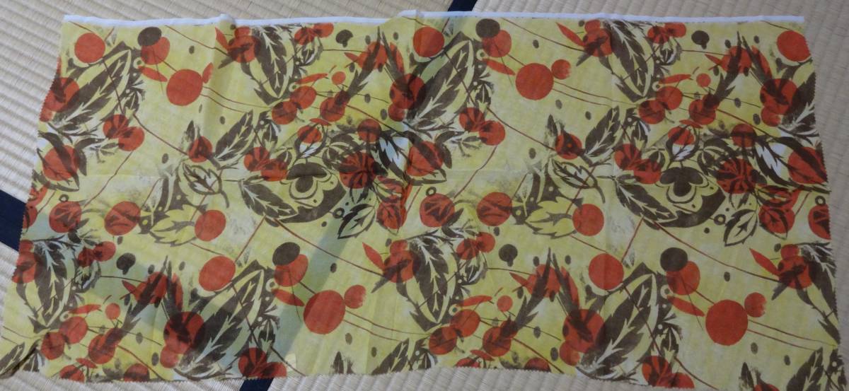 黄・茶系の草木模様のプリント地端切れ(周りを縫って、ミニスカーフにいかがですか)拍卖