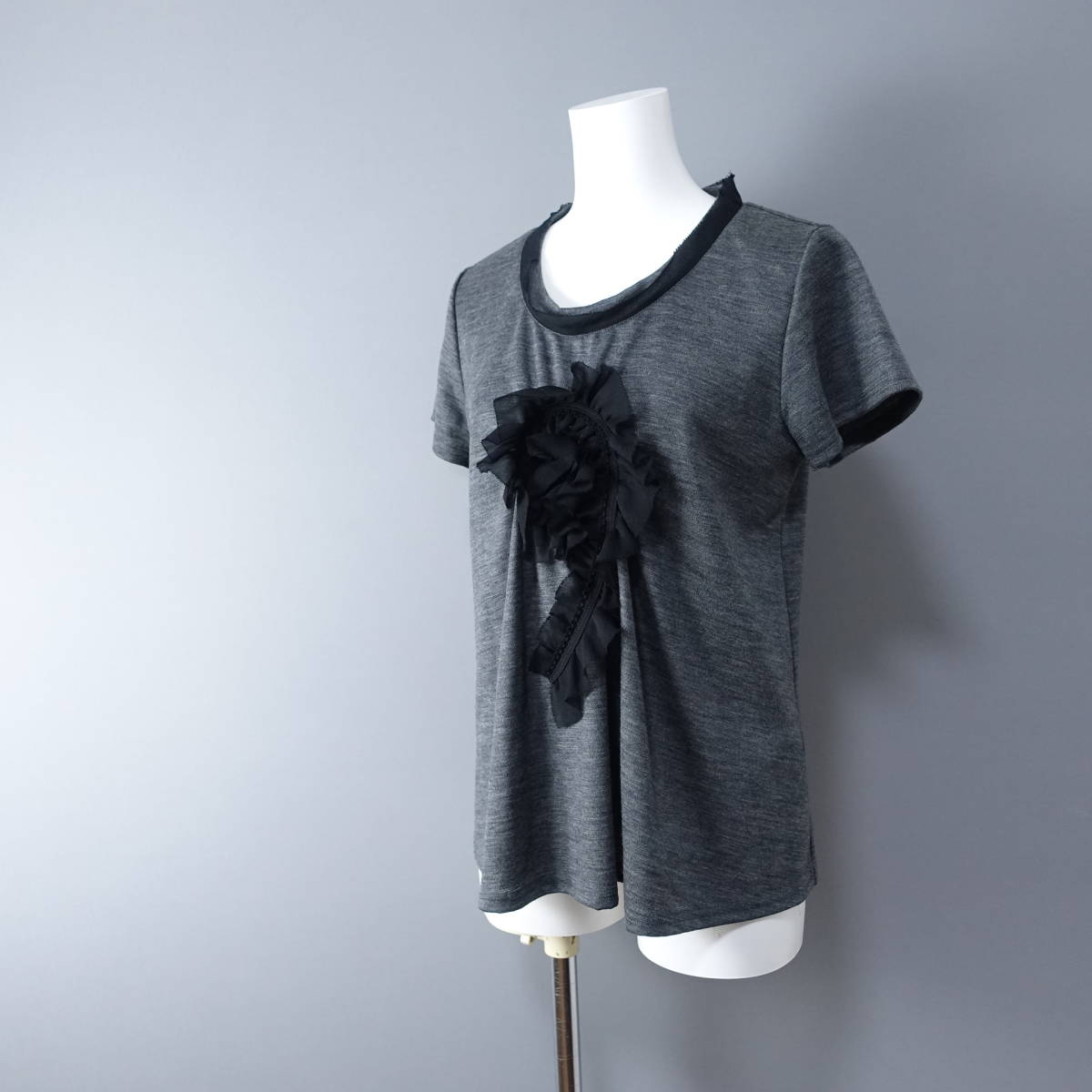 SHIZUKA KOMURO/シズカコムロ/4298/40/日本製/フリル/レース/ウール100%ブラウス/グレー(M~L相当)カットソー拍卖