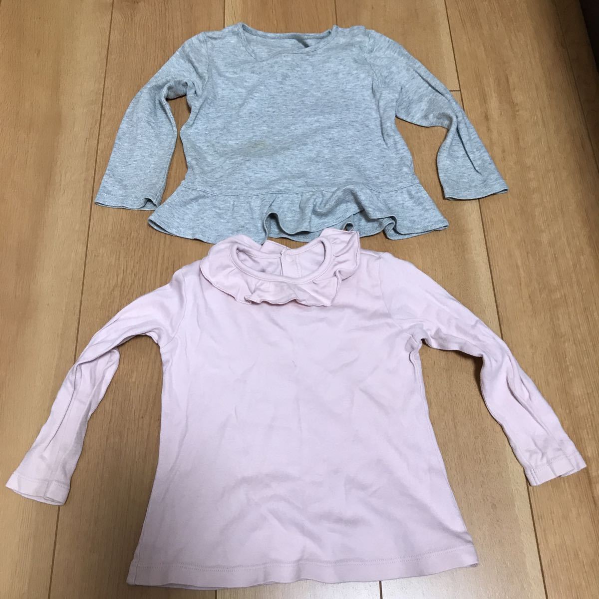 【中古】UNIQLO BABY ユニクロ トップス サイズ90 2枚拍卖