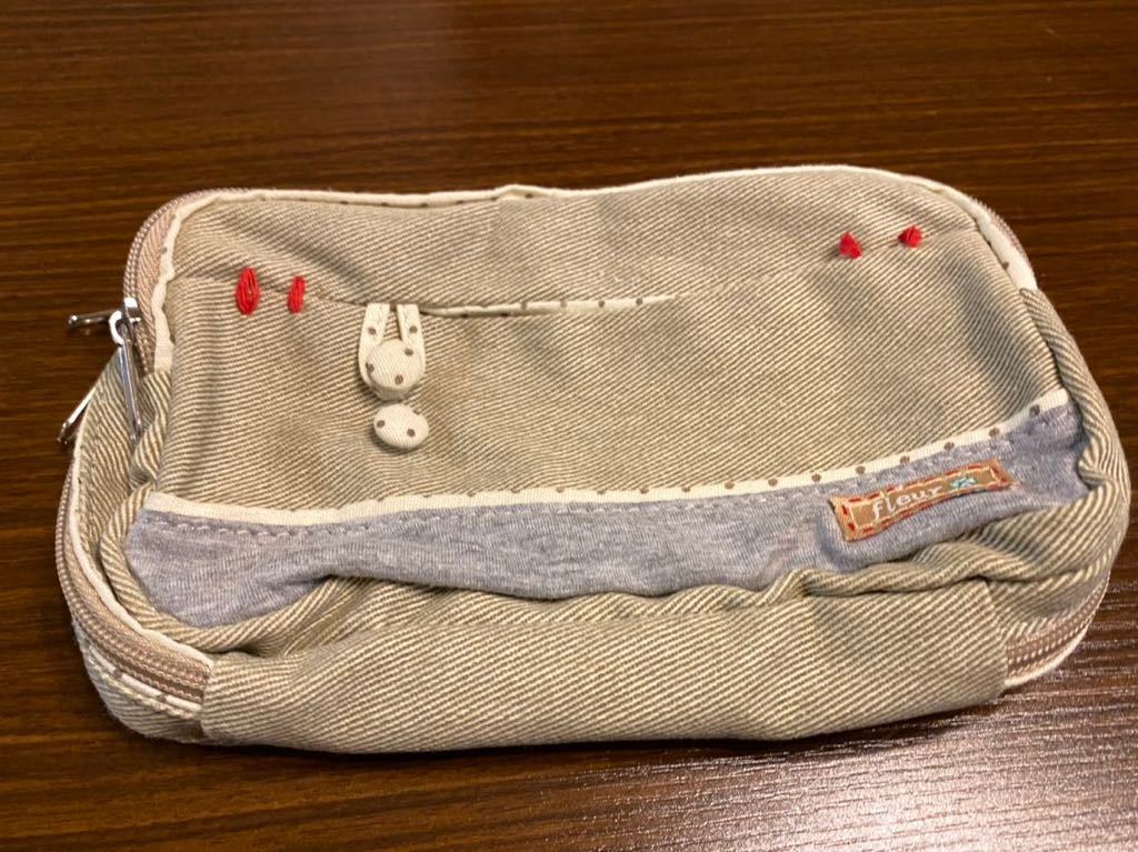 ベージュ ポーチ メイクポーチ 化粧ポーチ 収納ポーチ拍卖