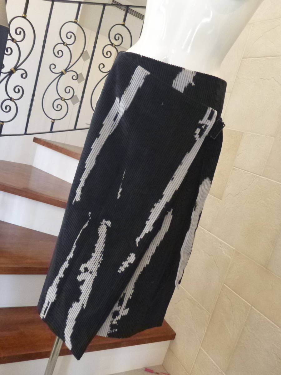 3.6万 新品 TELA テラ★ 黒 グレー コーディロイ素材 巻きスカート 42 L相当拍卖