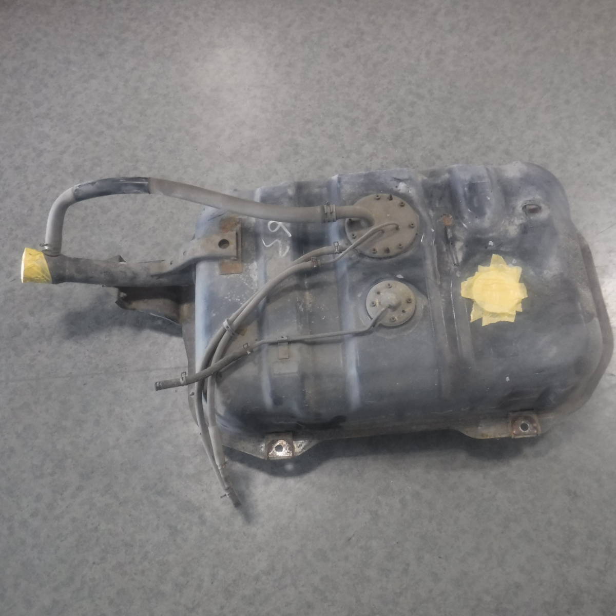 ダイハツ軽トラック ハイゼットS110P純正 燃料タンク ガソリンタンク フューエルタンクS100Pハイゼットトラック 部品取り車あります拍卖