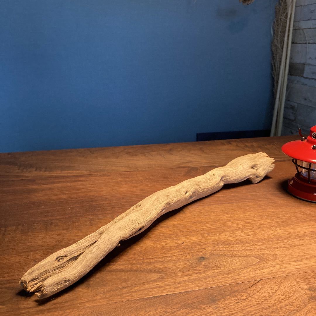 20.真っ直ぐで割れ目が素敵な 流木…天然物、オブジェ、インテリア拍卖
