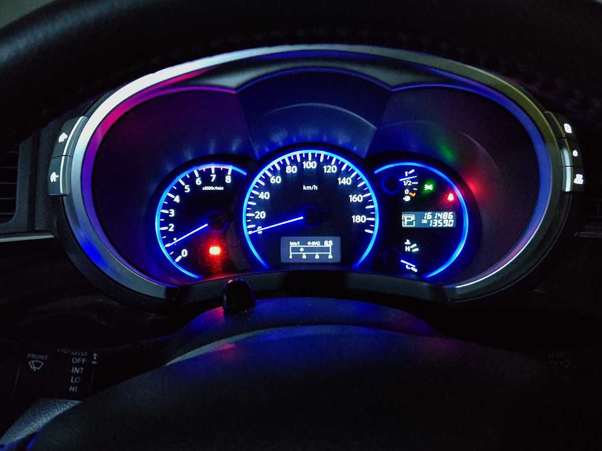 E52 エルグランド たま切れ 修理 色変更 打ち換えします。拍卖