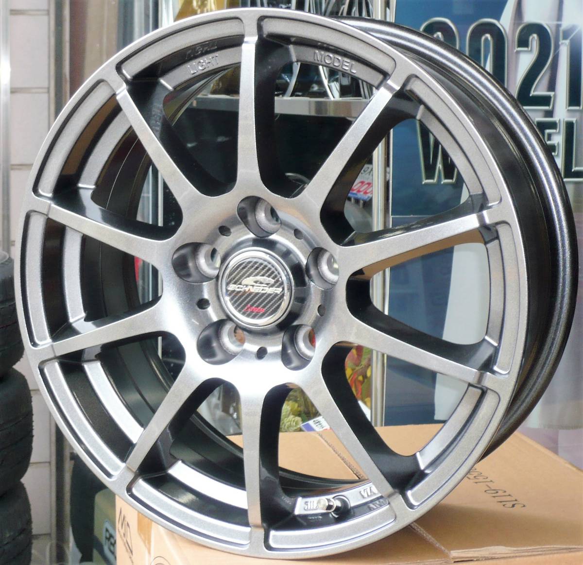 税込! AXVH70系 カムリ専用 軽量ホイール 「シュナイダー STAG」 新品1台分拍卖