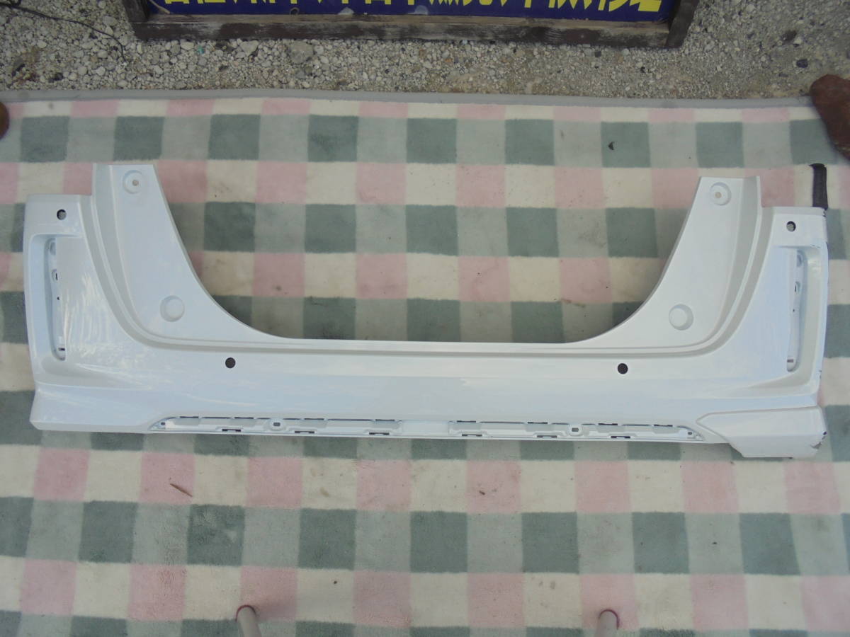 N-BOX カスタム JF3.JF4 純正 リアバンパー 71501-TTA-J200 ☆送料格安 ☆要確認 3887拍卖