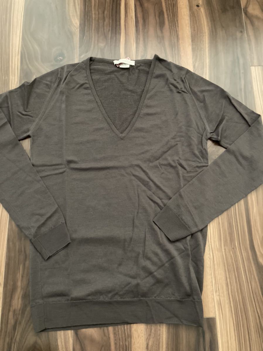 美品数回着用 ジョンスメドレー レディス JOHN SMEDLEY メリノウール 深いVネックセーター ブラウン S 日本サイズM Vネックニット拍卖