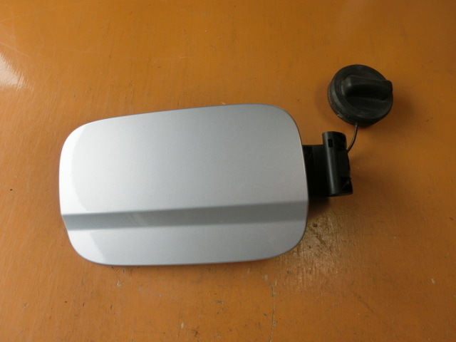 Cクラス 給油口 775 平成22年 DBA-204041 フタ フューエルリッド C200コンプレッサー 7.3万km W204 拍卖