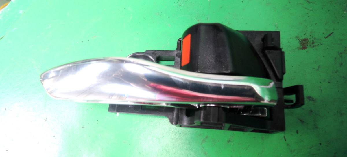 同梱不可 1円 在庫処分 DAA-ZVW50 プリウス 純正 インナーハンドル/ドアノブ/メッキハンドル 69273-47040 T-1115 2411拍卖