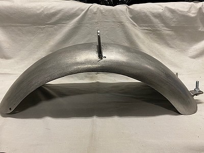 BT CHOPPERS製ボバー 極小テールライト用の穴あき加工済みリアフェンダー 配線はすべて内側に通す仕様です ツインカム用 リアフェンダー拍卖