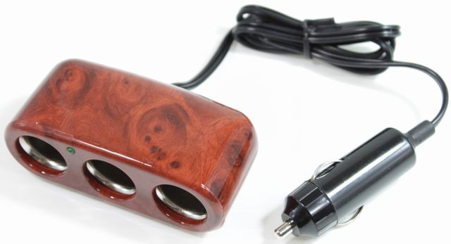 2色より選択シガーソケット3連、ウッド調とカーボン調 増設 3連 LEDライト付 カー用品 シガーライター 2連以上拍卖