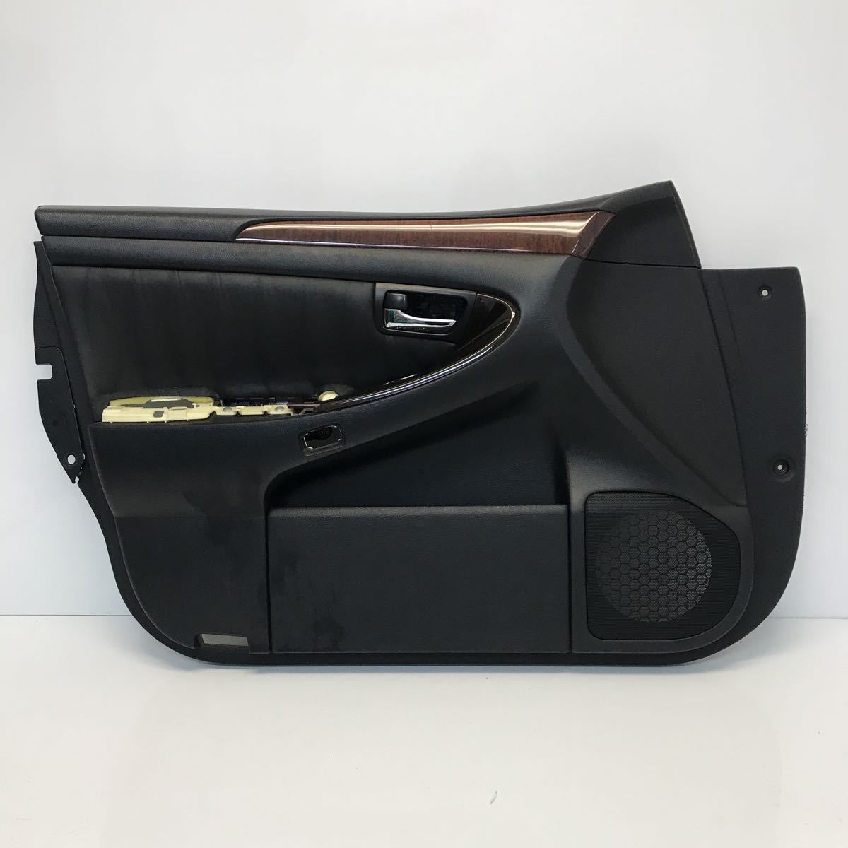 ★トヨタ クラウンマジェスタ後期★フロント左ドア内張り/DBA-UZS186 YA324拍卖