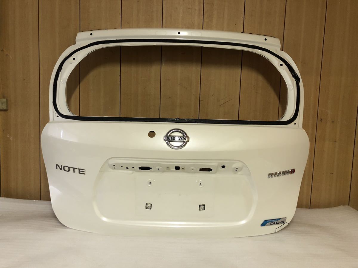 ニスモ NISMO ノートE12 前期 純正 リアゲート バックドア ホワイトパール系拍卖