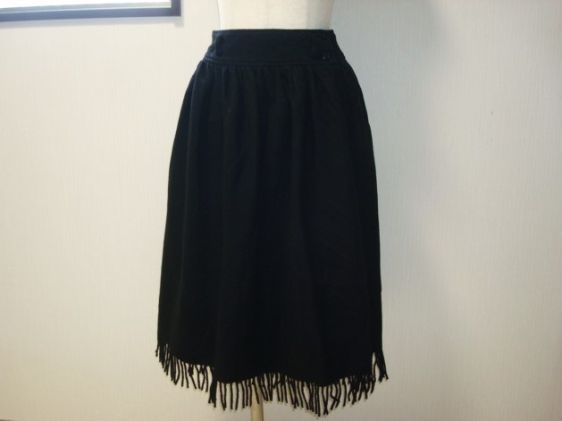 ● MOGA BIGI モガ ビギ 日本製 毛100% ウール ブラック フリンジ ブラック 黒 巻きスカート 膝丈 ミモレ丈 フレアー スカート 61cm M S拍卖