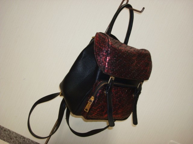 ● 未使用 訳あり品 3WAY ブラック×編み込みメタリック バイカラー 黒赤 合皮 レディース リュックサック バッグ トート ショルダーバッグ拍卖