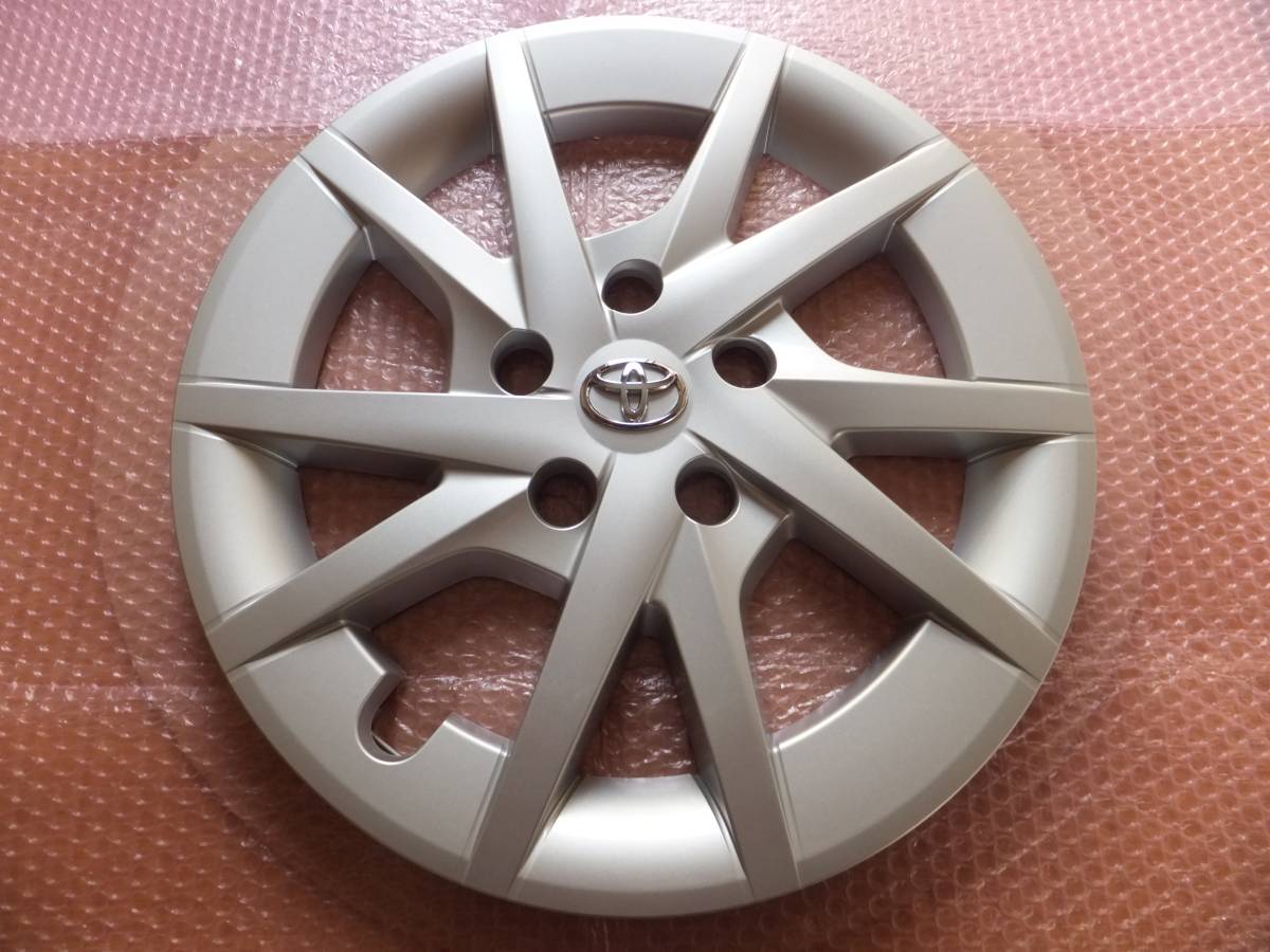 ☆ 新車添付 未使用品 プリウスα 純正 16in アルミホイール用 シルバー ホイールキャップ 42602-47090 1枚 プリウスアルファ 数量限定 ☆b拍卖