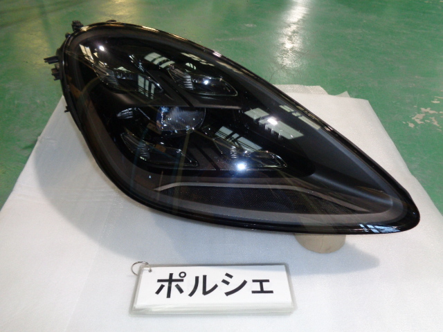 ポルシェ カイエン Sクーペ E3K29 右ヘッドランプユニット LED 即決 5721拍卖