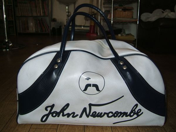 貴重 昭和レトロ★60年代★TENNIS テニス 黄金時代★全米 世界 チャンピオン John Newcombe ジョン・ニューカム サイン入り ボストンバック拍卖