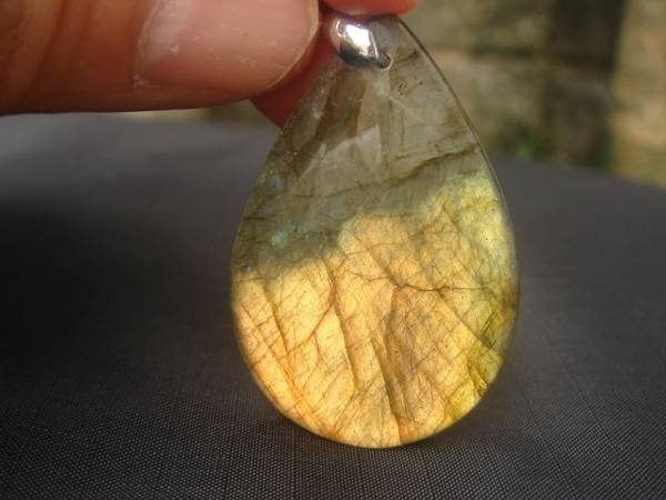 ☆超人気!極上品大粒天然ラブラドライトペンダントトップ104拍卖