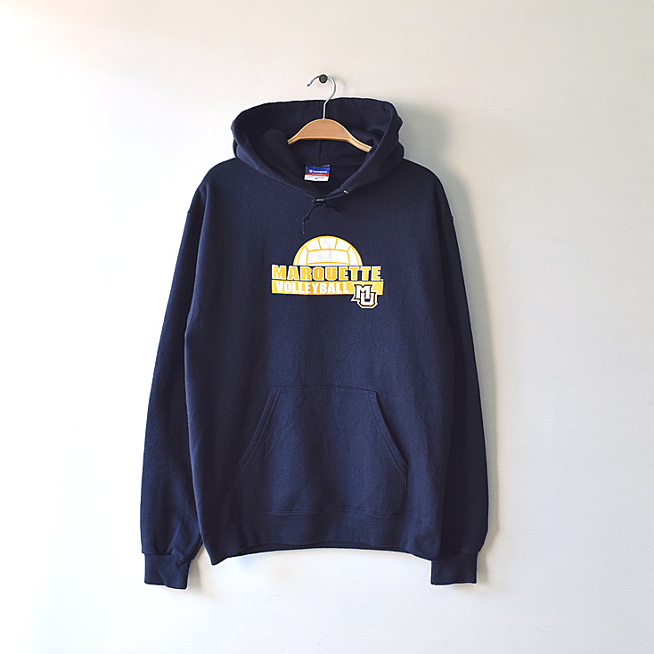 【送料無料】チャンピオン マーケット大学 バレーボール スウェットパーカ トレーナー ロゴプリント メンズM Champion 古着 CG0085拍卖