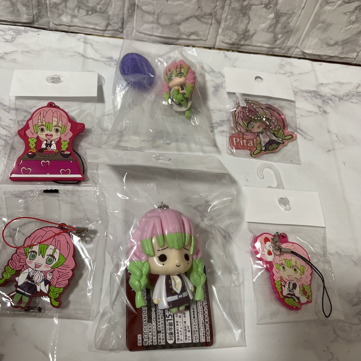 美品 鬼滅の刃 恋柱 甘露寺蜜璃 6点セット ゆらゆらマスコット ラバーストラップ ぴた!でふぉめ すわらせ隊 柱稽古 無限城拍卖