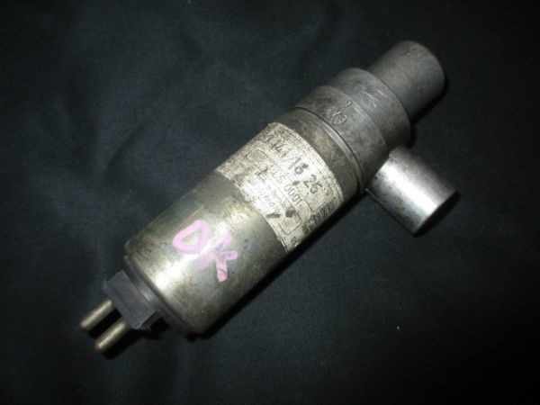 ■ベンツ W126 アイドリングエアバルブ 中古 0001411625 部品取あり アイドルエアバルブ コントロールバルブ R107 560SEL 560SL■拍卖