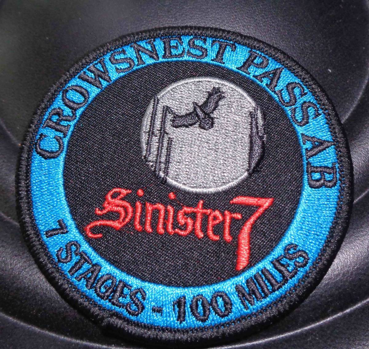 円形(黒空)◎新品CANADAカナダSinister 7 Crowsnest Pass 100マイル ウルトラマラソン 鴉の巣 カラス Ultramarathon刺繍ワッペン 拍卖