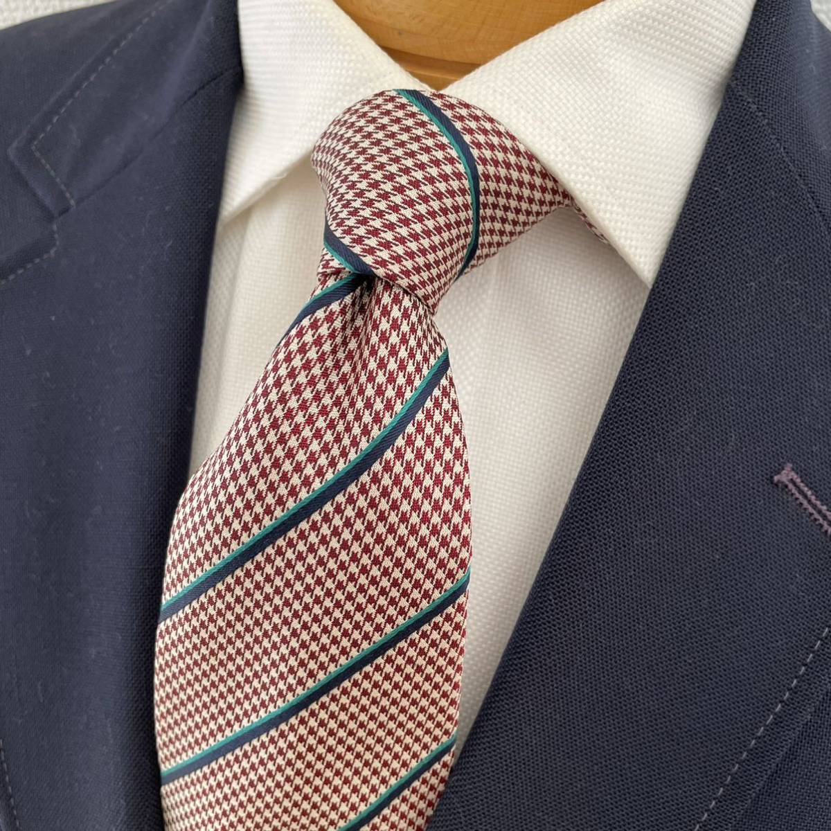 【美品】ポールスチュアート 千鳥ストライプネクタイ 高級シルク日本製 レッド系 Paul Stuart拍卖