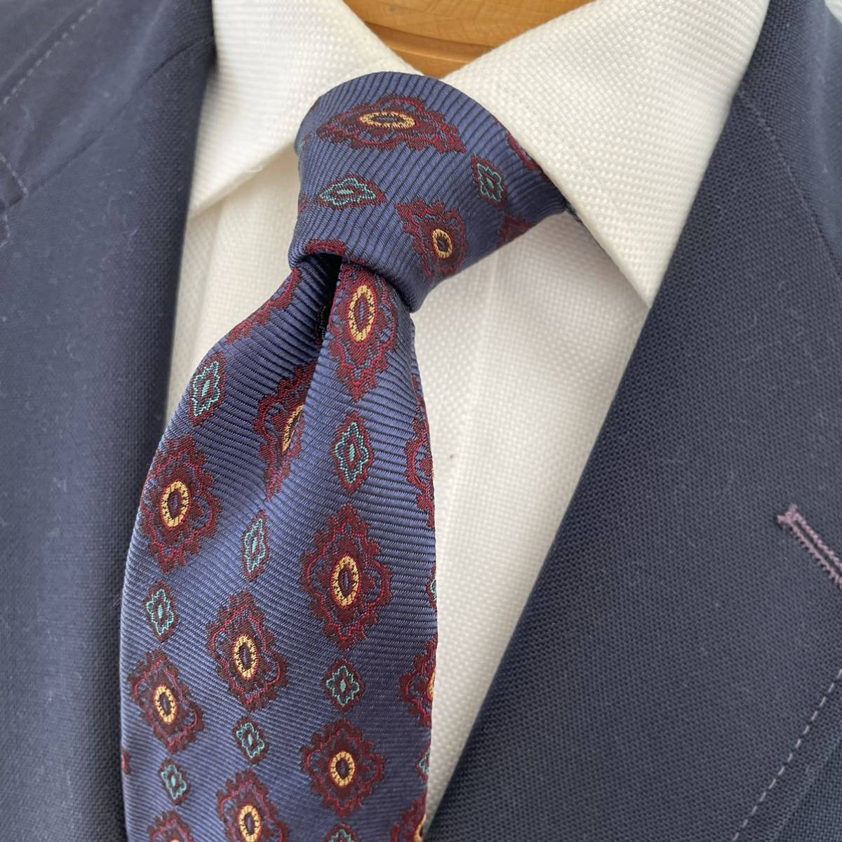 【美品】RICHELスペイン製ネクタイ 高級シルク ブルー×レッド系 小紋ジャガードタイ拍卖