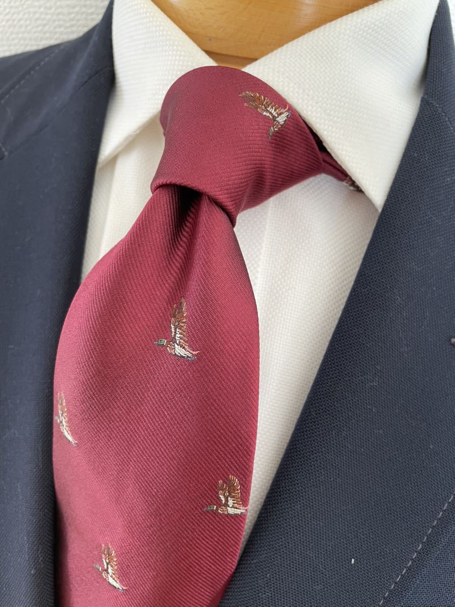 【美品】ドンブラザーズ 定番トラッドネクタイ エンジ 鴨柄 高級シルク日本製 大剣約10cmヴィンテージ拍卖