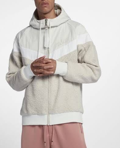 NIKE エヌエスダブリュージャケット930317-121-M ウーブン素材とシェルパ素材で冬仕様にアップデート拍卖