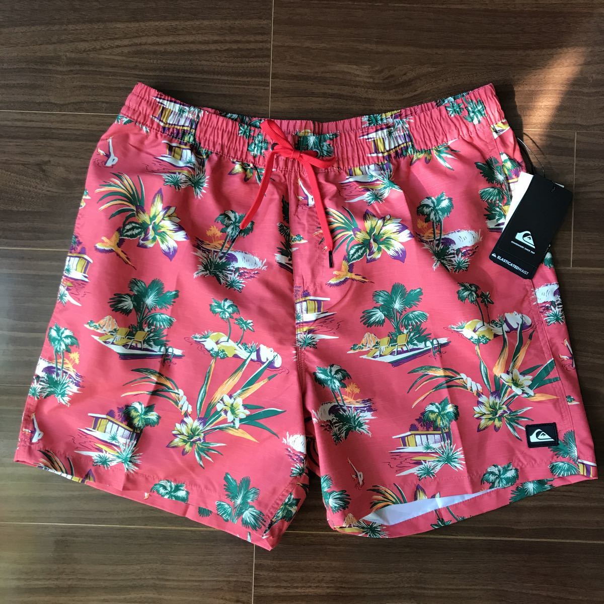 QUIKSILVER クイックシルバー ウォークショーツ 赤 L 短パン ハーフパンツ拍卖