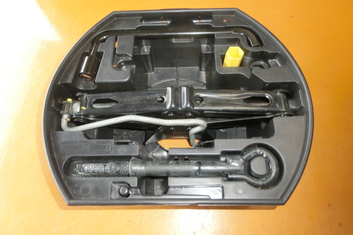 プジョー 207 車載工具 平成24年 ABA-A75F01 ジャッキ アーバンムーブ 7.3万キロ 拍卖