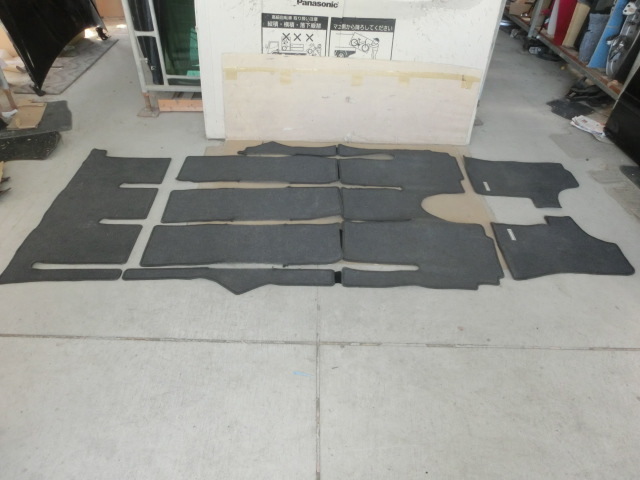 ビアノ フロア マット 平成16年 GH-639811 1台分 ベンツ 04y拍卖