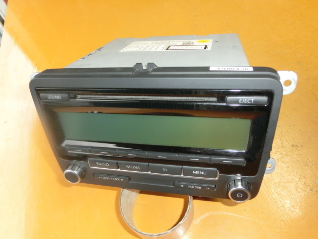 ゴルフ6 オーディオ 11y ヴァリアントDBA-1KCAV CD.チューナー 動作品 1K0035183 平成23年 12.4万km 拍卖