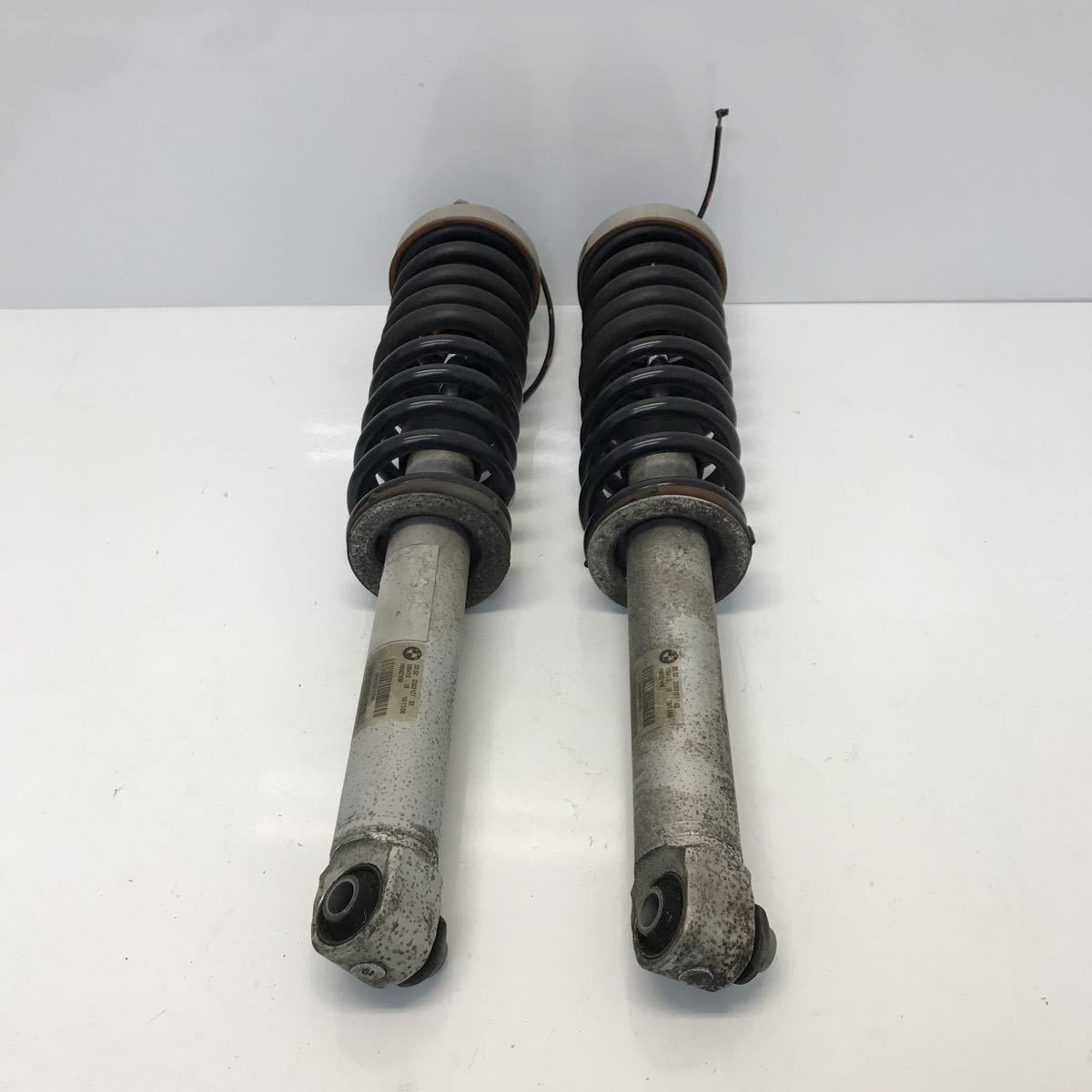 ★BMW M5/E60 ★5シリーズ 純正リア左右ストラットショックアブソーバー/ABA-NB50中古品 YA409拍卖