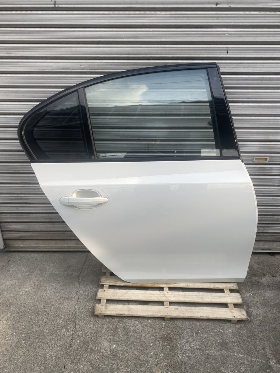 ★BMW M5/E60 ★5シリーズ /右リアドア/アルピンホワイト/ABA-NB50中古品 YA460拍卖