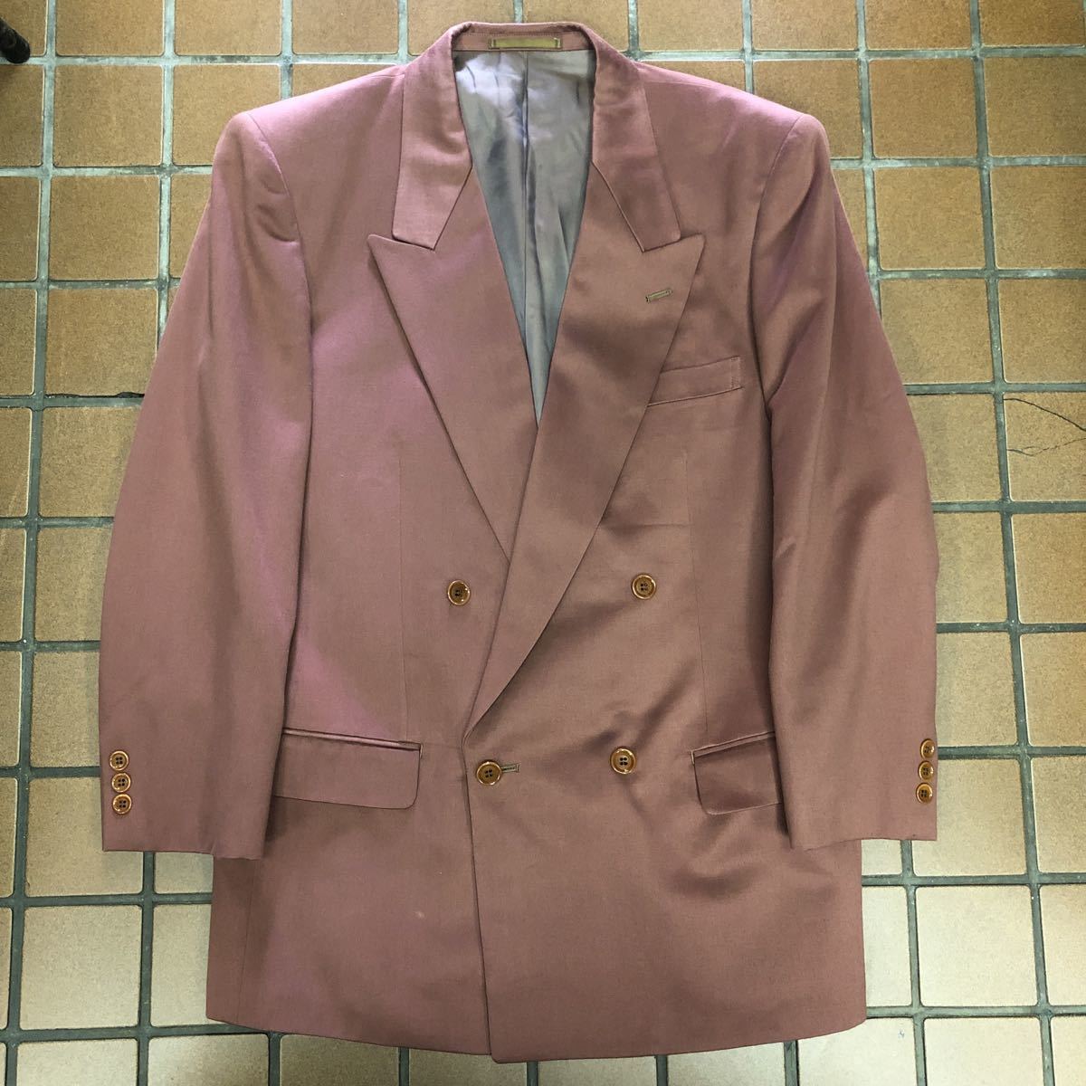 ヤフオク限定品/【価格破壊】/新品未使用/Lサイズ/ダブルテーラードジャケット/桜GOLD/フワフワ生地/ピークドラペル/肉厚 暖生地/拍卖