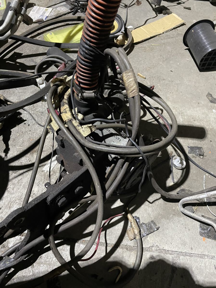 24ボルト 24v 水 ポンプ 電磁クラッチ 式 電クラ 船舶 船のエンジンについていたものです拍卖