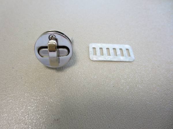 ★クラフト材料★ひねり金具★丸型★拍卖