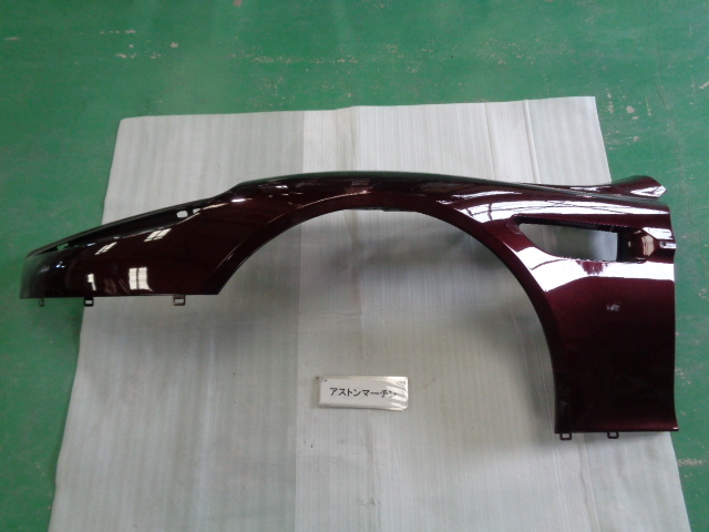 アストンマーティン ラピードS AM401 左フロントフェンダー 即決 5745拍卖