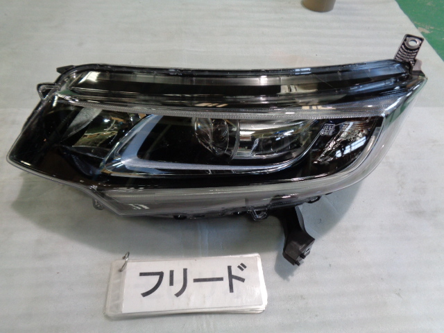 フリード GB8 左ヘッドランプユニット LED 即決 5774拍卖
