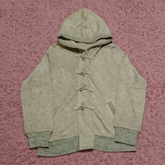 最終値下げ レディース 上着 ニット フリーサイズ ベージュ色 フード付き拍卖