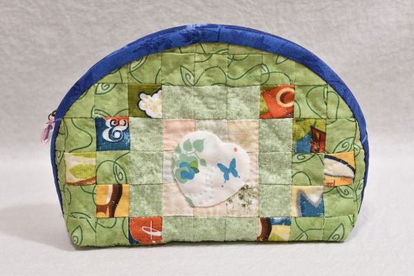 ♪ハンドメイド♪KAZU♪パッチワーク ポーチ グリーン ハートチャーム オリジナル handmade拍卖