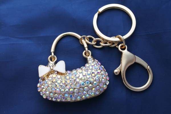 送料無料 GISELLE 大きなリボンBAGモチーフ キーホルダー 白拍卖