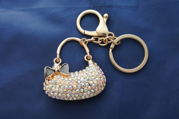 送料無料 GISELLE 大きなリボンBAGモチーフ キーホルダー 黒拍卖