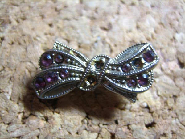 ピンバッジ リボン シルバー ピンク ラインストーン拍卖