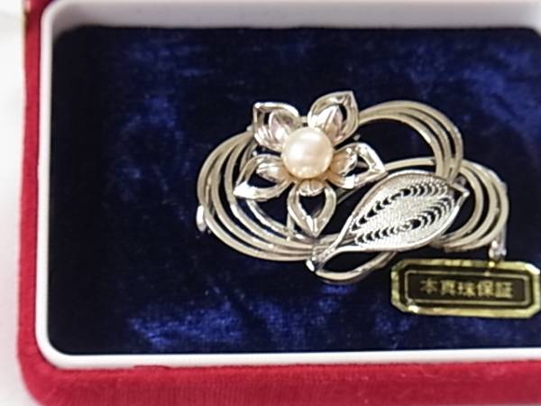 本真珠☆ケース付 お花デザインのブローチ△++拍卖