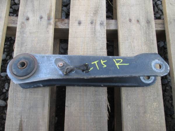 ★☆ 1988y リンカーン タウンカー Rr RH アッパーアーム 中古部品 ☆拍卖